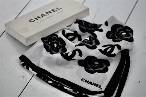 chanel sjaal grijs|Sjaal .